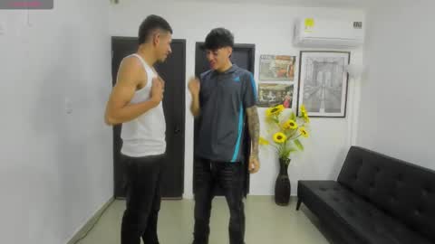 voyeurism_guys online show from March 13, 12:13 pm