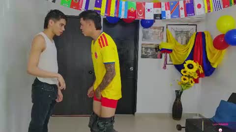 voyeurism_guys online show from June 25, 10:57 pm