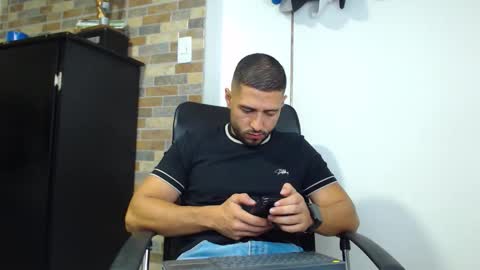 WALTER BROWN  online show from March 8, 2:37 am