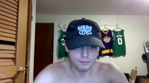 weenskir online show from April 16, 9:39 pm