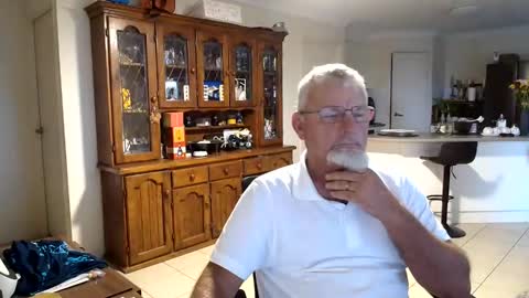Wellhelloo online show from May 19, 3:13 am