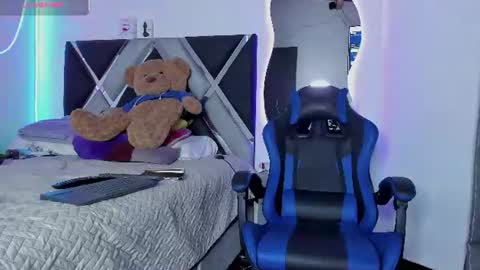 winniepooh_69 online show from June 11, 9:02 pm