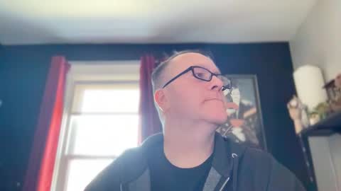 wintyr online show from March 8, 7:18 pm