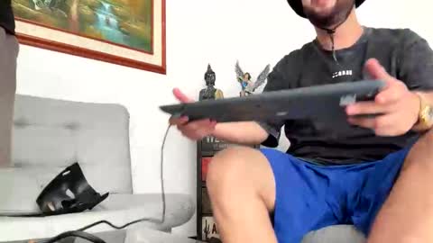 yeisongomezz online show from April 19, 7:16 pm