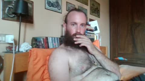 yeti_92 online show from June 25, 4:23 pm