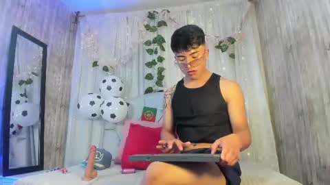 your_kitty_boy online show from June 30, 8:21 pm