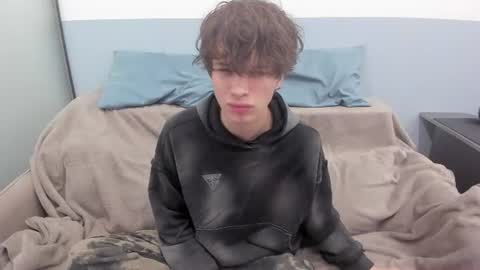 your_shy_guy online show from June 28, 9:43 pm