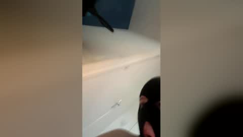 yungnhorny1_1 online show from May 31, 11:43 am