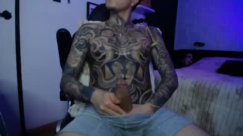 zac_muller1 online show from July 14, 10:21 am