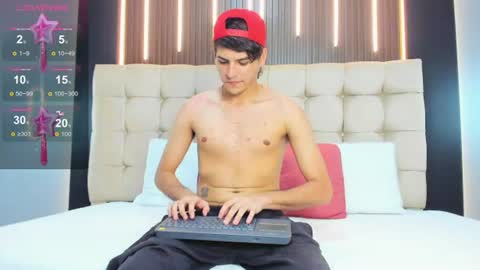 zack23__ online show from July 18, 3:13 am