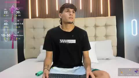 zack23__ online show from June 21, 3:01 am