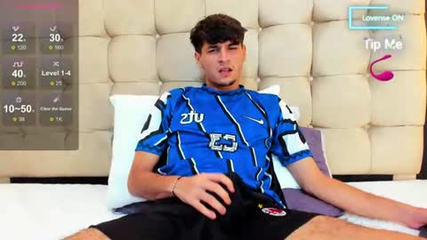 zack23__ online show from June 25, 3:42 am