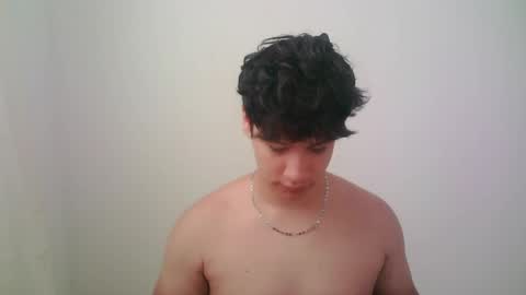 zeus_183 online show from May 20, 3:07 pm