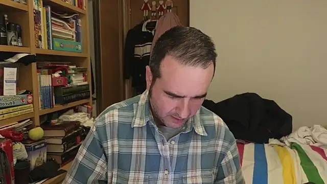 curiosillo83 online show from April 15, 7:58 pm