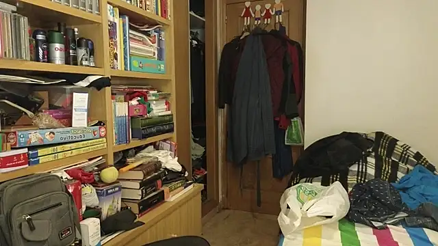 curiosillo83 online show from April 19, 10:45 pm