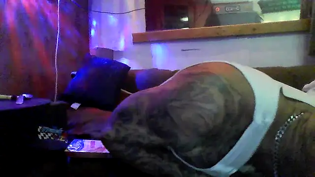 deepstroker42071 online show from April 9, 9:48 am