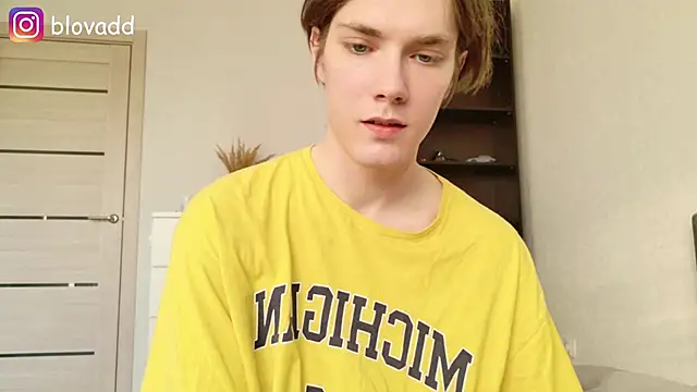 callmenineoneseven online show from June 29, 4:40 pm