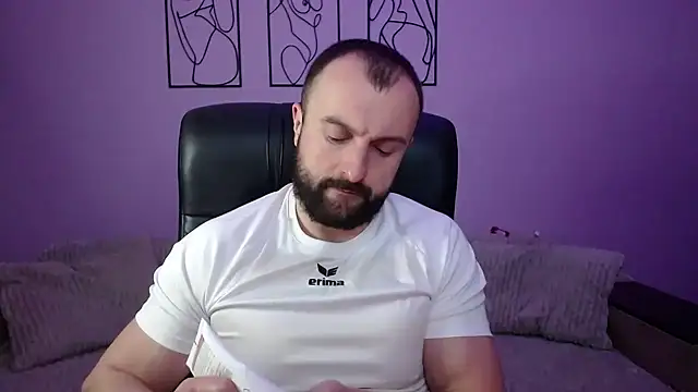 brindlefly6969 online show from April 9, 11:05 am