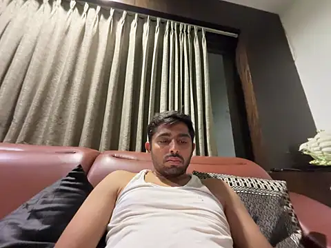 rhuh3991 online show from July 15, 8:15 pm