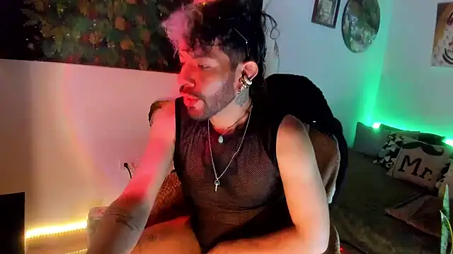 LatinMilk  online show from July 28, 11:17 am