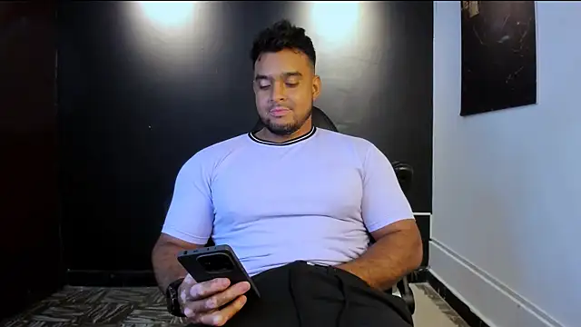 Big furry bear13 online show from April 16, 4:56 am