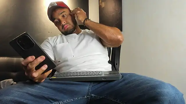 Big furry bear13 online show from June 3, 5:07 pm