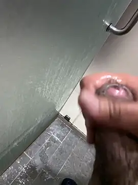 leocardenaz online show from May 16, 2:42 am