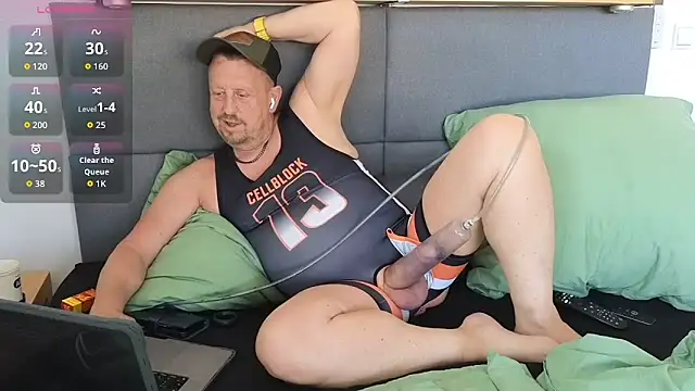 Poppersbate online show from June 2, 2:18 pm