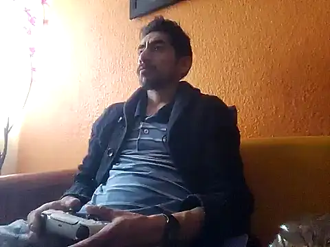 Angel Coronel online show from December 5, 8:56 pm