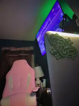 traejddd online show from June 4, 11:53 pm
