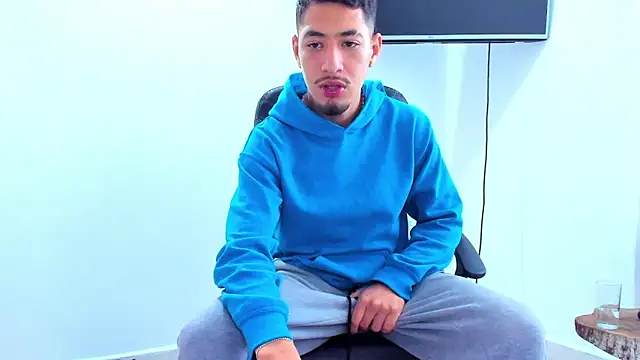 Chandler ken online show from April 23, 12:29 pm