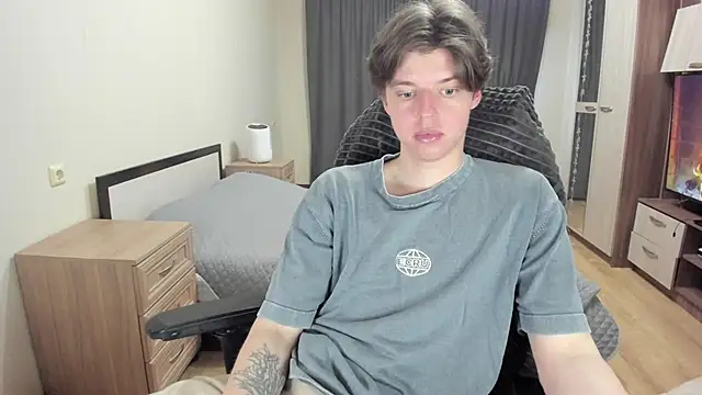 Liam sexy1 online show from April 3, 1:30 pm