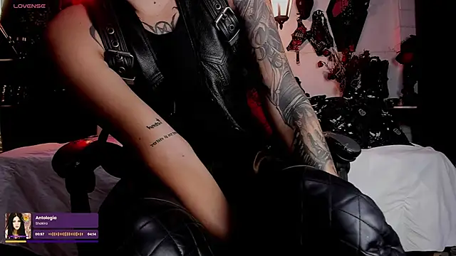 allanhurtss online show from April 5, 8:16 pm