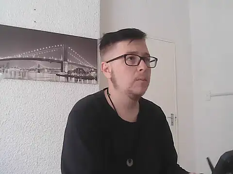 bisexualboy05 online show from April 9, 8:53 am