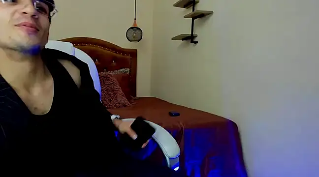 Stuart Bale online show from March 12, 1:08 pm