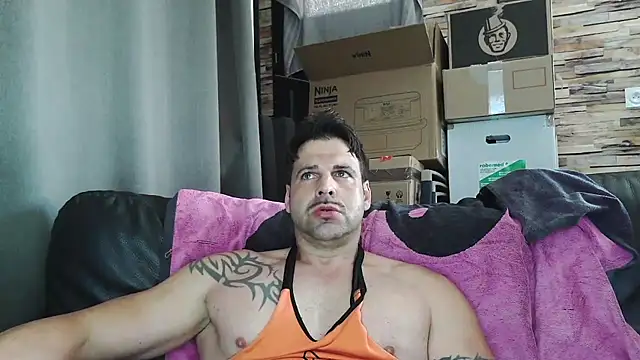 XxBigboybandxX online show from April 8, 2:04 pm