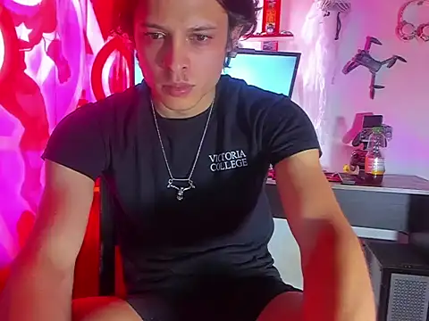 LilOwen  online show from June 12, 9:12 pm