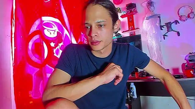 LilOwen  online show from June 24, 7:50 pm