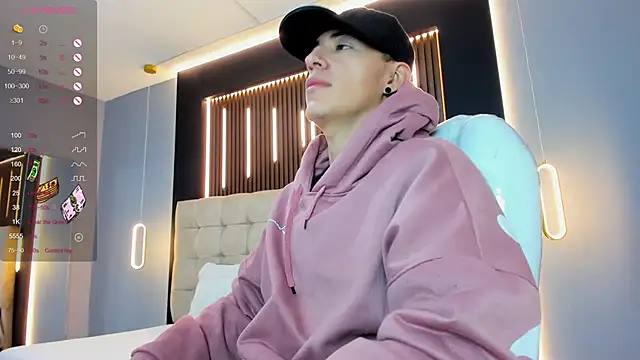 Lobo 17  online show from March 21, 4:05 am