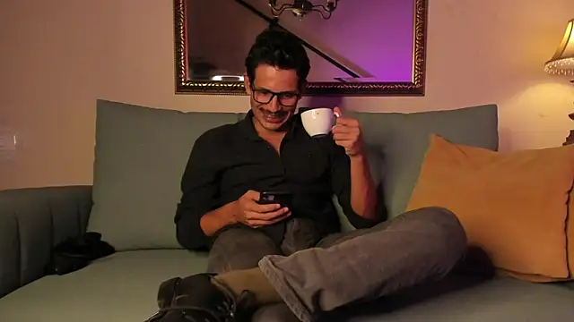 Nicholasrodrii online show from April 8, 11:46 pm