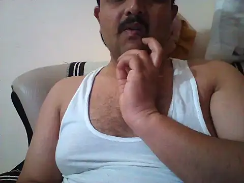 Akhil3290 online show from April 4, 5:32 pm