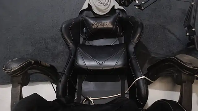 julien xv online show from March 21, 5:06 pm