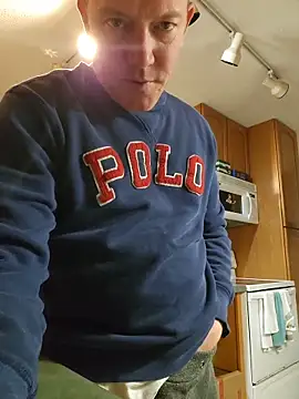 Bigtater1999 online show from May 2, 12:13 am