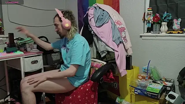 tallnerdyguy online show from March 31, 3:30 am