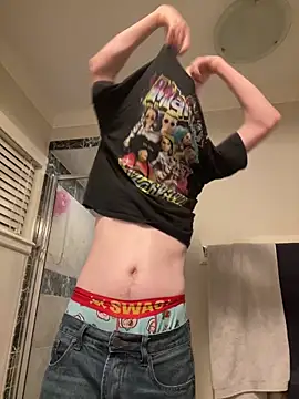 tallnerdyguy online show from June 19, 3:23 am