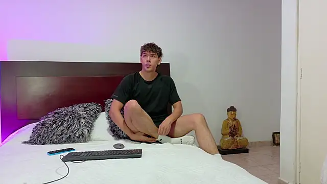 zackmontieel online show from June 25, 11:30 pm