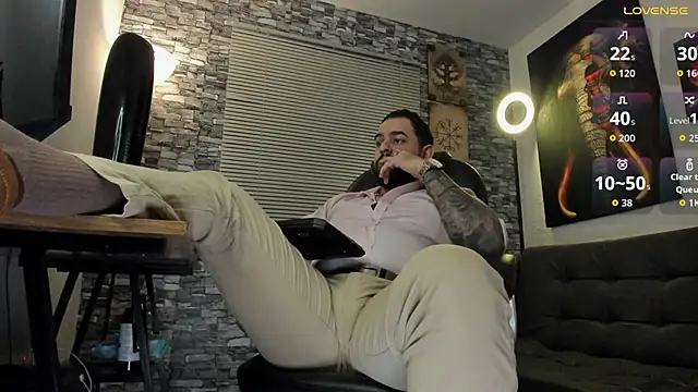 Ethan Castellano online show from June 10, 11:05 pm