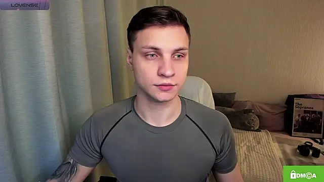 handsome guy01 online show from May 21, 7:51 pm