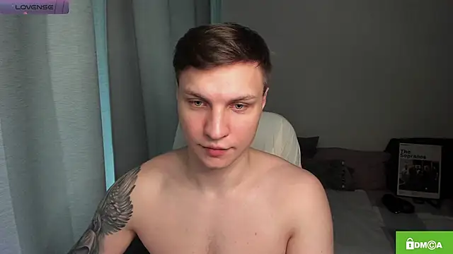 handsome guy01 online show from May 26, 2:57 pm