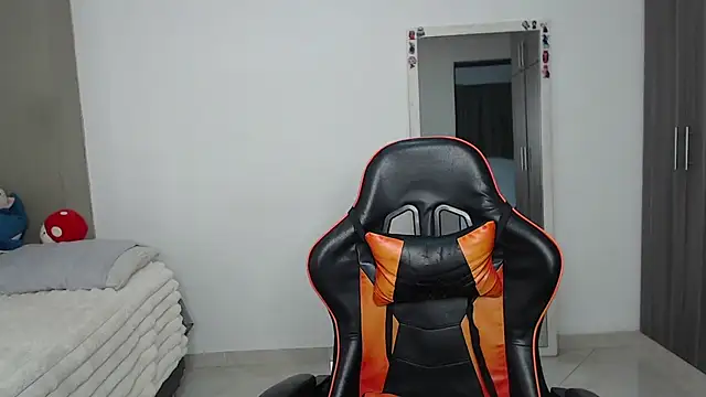 pettergrey1 online show from April 22, 9:08 pm